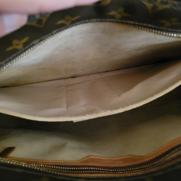 Louis Vuitton Luco M51155 Monogram Shoulder Tote Bag. - Picture 7 of 16